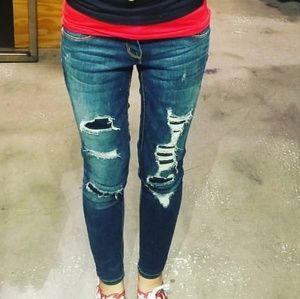 Distressed skinny jeans